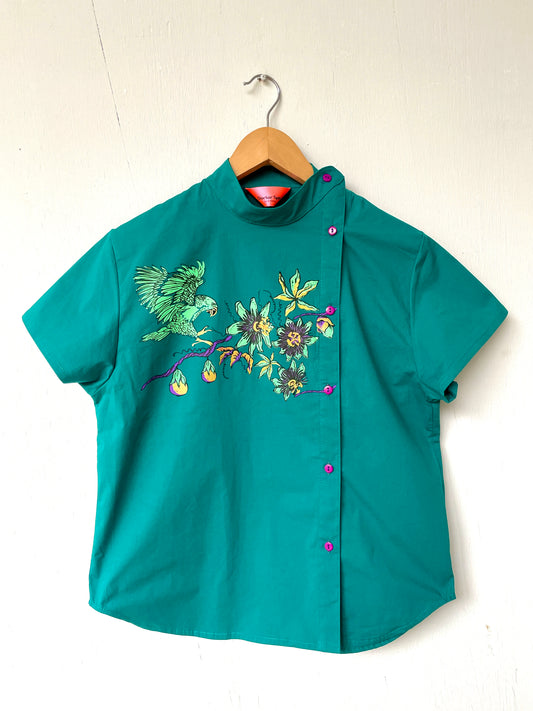 Blusa Abotonada Corta Flor de Maracuyá