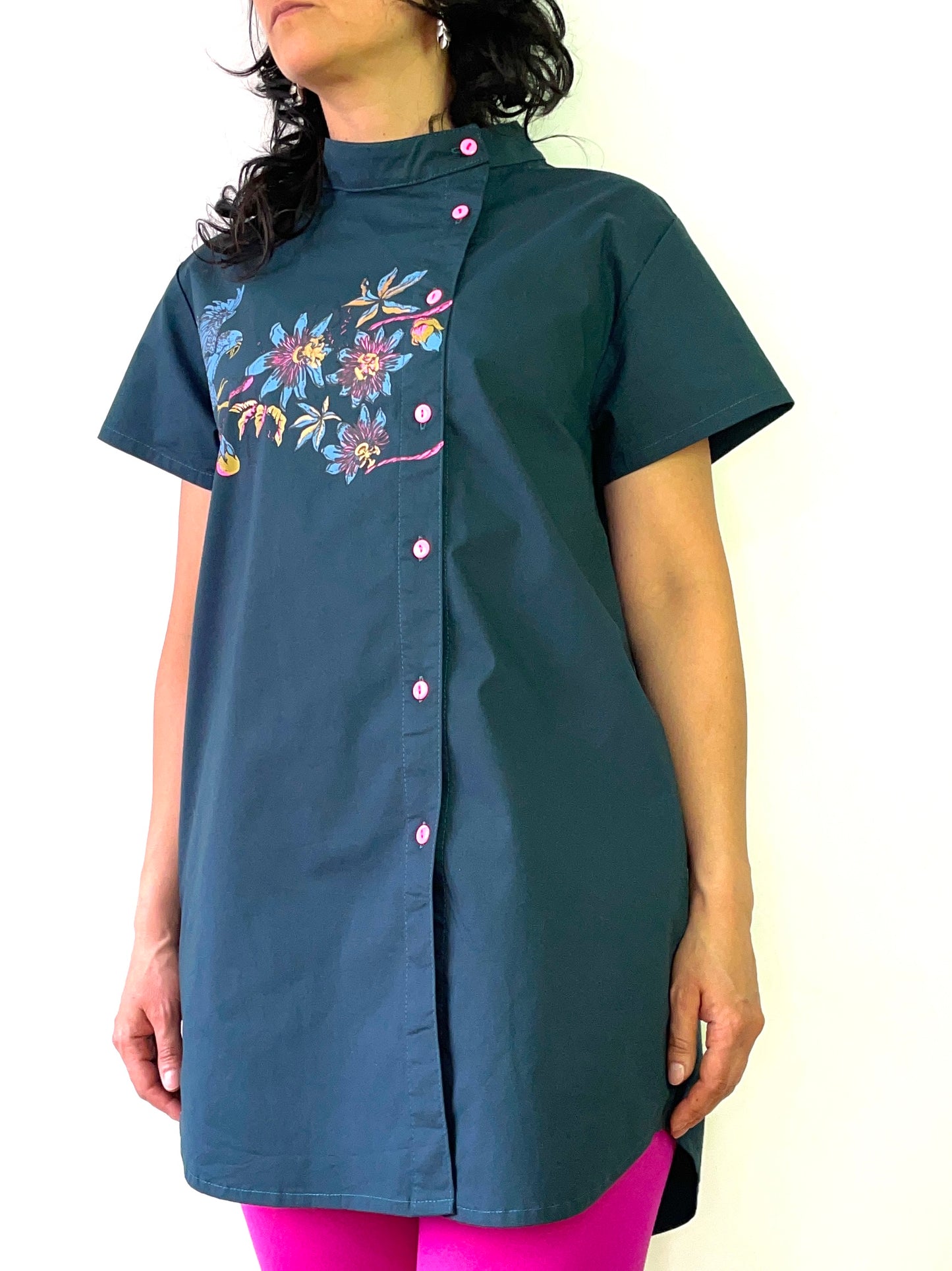 Blusa Abotonada Larga Flor de Maracuyá
