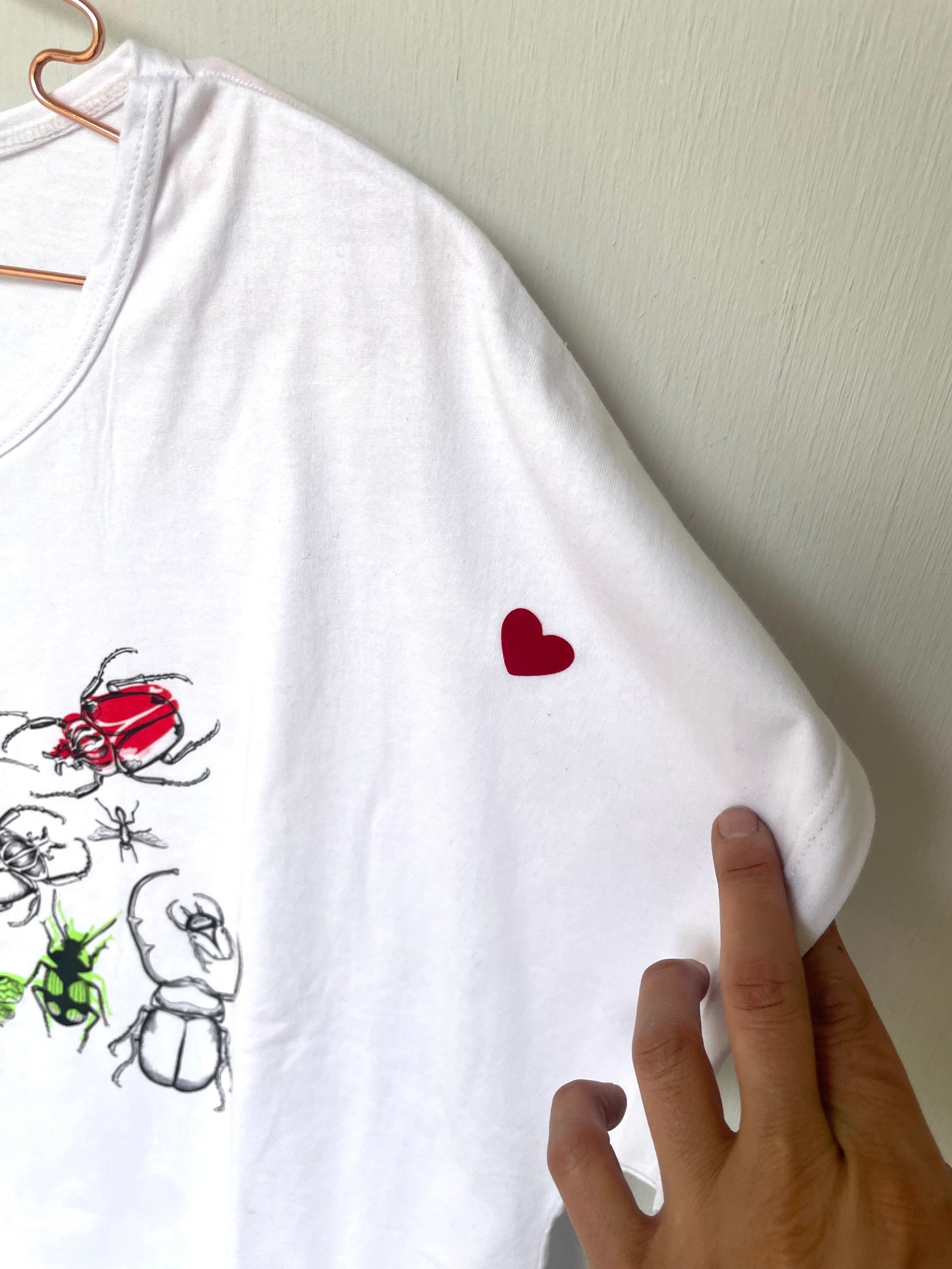 Camiseta Escarabajos (defecto en tela, punto ido)